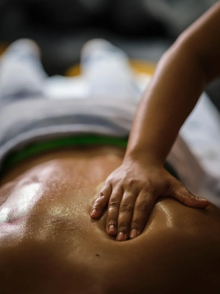 Massage à Domicile Marrakech : Thérapeutes Certifiés & Service 5 Étoiles