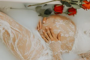 Maternity milkbath session